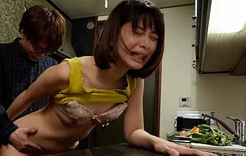 甥っ子のデカチンの虜になり我慢出来ない叔母さん【色白】の画像
