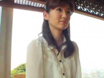 オナニーを見られてぐっちょりアソコを濡らすいやらしいな奥様に挿入したら痙攣しながらイキまくりｗ【熟女】の画像