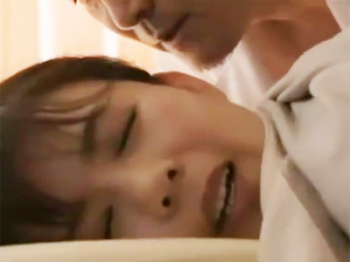 見せ合いながらの夫婦交換セックスで背徳と羞恥で興奮度MAXになる淫乱熟女妻たち【痴女】の画像