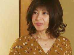 友人の息子に迫られて我慢出来ず浮気大人の関係しちゃうビッチ妻【熟女】の画像