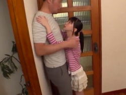 「おじさん…して♡」執拗に身体を求めてくる華奢姪っ子に脅迫されながら禁断の近親相姦【美少女】の画像