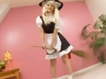 ギャル風のコスプレ幼女がオヤジチンポで子宮奥を刺激されマジイキｗ【ギャル】の画像