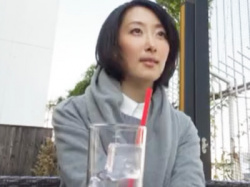 【人妻】夫に裏切られたショックと寂しさで心の穴を埋めるため素奥さんが見知らぬ男と‥の画像