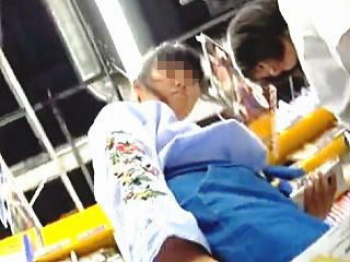 【盗撮動画】ヤバい！カメラを見られた！ＪＣの生パンティ撮った時のドキドキドキュメント♪の画像