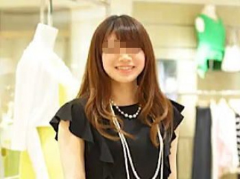 【盗撮動画】モデルもやってくれた親切な美脚店員さんにお礼を込めて大量のパンチラ撮り♪の画像