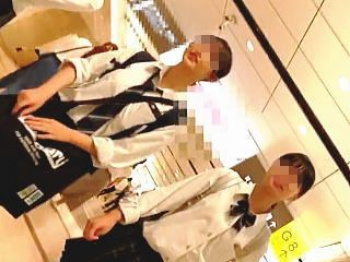 【盗撮動画】生々しい産毛と生パンティでボクたちの股間を癒してくれるパンチラ女子校生たち♪の画像