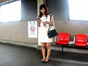 【盗撮動画】家バレしてストーカー撮り師に毎日パンチラ撮られたデリシャスボディのＯＬさん♪の画像