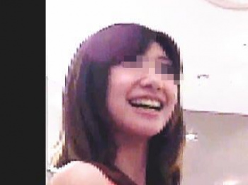 【盗撮動画】ショップ店員「言って下さればパンチラぐらいいつでもお見せしましたのに」♪の画像