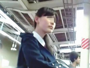 【盗撮動画】ターゲットＪＫの素顔を確認してから眺めるパンティにはいつも以上に興奮する件♪の画像