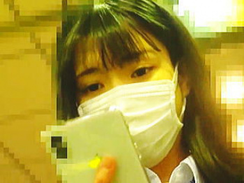 【盗撮動画】痴漢に潮吹き中出しレイプされたシミつきパンティ穿いた普通に可愛い女子校生♪の画像