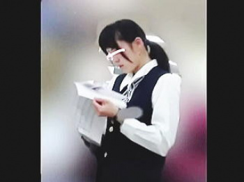 【盗撮動画】パンスト越しの麗しいパンティを撮られたデパートで働く制服姿の店員さんたち♪の画像