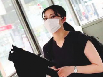 【盗撮動画】長いスカート履いているから盗撮とは無縁だと思ってる女子のパンチラには価値がある♪の画像