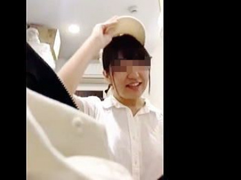 【盗撮動画】真面目で明るくて働き者の女子大生のバイトさんは店長お気に入りの巨乳さんでもある♪の画像