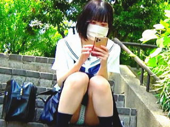 【盗撮動画】マスクを外したら想定以上に可愛いＪＫのパンチラは毎日撮っても絶対飽きない♪の画像