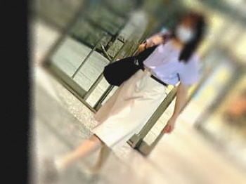 【盗撮動画】爽やかな香り漂う清潔パンティを毎日逆さ撮りされた女子アナ清楚系美人ＯＬさん♪の画像