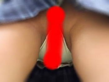 【盗撮動画】本能のままに極短ミニスカでパンチラしまくり異性の性欲を掻き立てるじぇーけーやぎゃるたち♪の画像