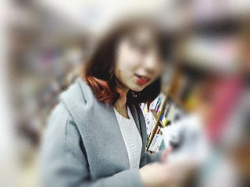 【盗撮動画】撮り師好みの清楚系お嬢さんに声掛け粘着しておぱんちゅ系パンティに勃ち眩み♪の画像