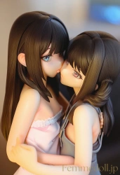 甘く溶け合う美少女百合　濃厚キスと密着ハグの画像