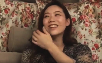 ニコタマでブティック経営する巨乳妻があっさりナンパ堕ちして乱れるの画像