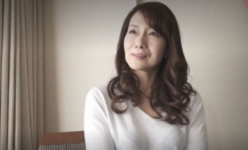 わたしオバサンだし…気後れ気味の美熟女妻がナンパ堕ちし生入れ悶絶の画像