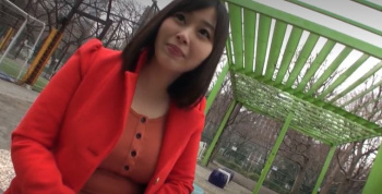 おまんこイカセて!激しくバックで突かれ絶叫イキするムチムチ巨乳妻の画像