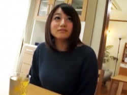 【人妻】母の友人に媚薬を飲ませて体を疼かせ種付け肉奴隷にｗの画像