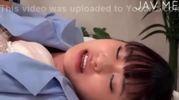 【コスプレ】空港そばの整体院でハメられる美人CAを隠し撮り！の画像