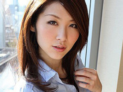 【素人】キスと乳揉みだけでぐっしょり濡らす敏感体質の奥さんの画像