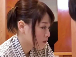 【巨乳】温泉の後の火照った体で我慢できなくなった巨乳妹に求められて生発射！の画像