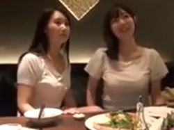 二人組素人娘お持ち帰り→即ホ連れ込み乱交ファックｗの画像