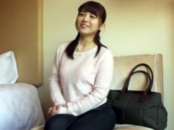 【ナンパ】「そういうのはちょっと‥」とか言いながら他人棒に激しく乱れイキしちゃう美主婦の画像