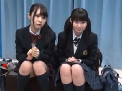 【顔射】幼顔なのにしっかり爆乳の美少女JKコンビを禁断の乱交ガチハメの画像