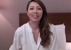 【風間ゆみ】バスローブ美熟女とホテルＳＥＸの画像