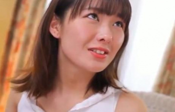 女王様のような目線で逆痴漢しちまう美巨乳の画像
