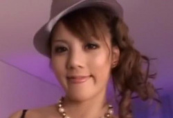 【淫乱少女×足コキ】亀頭をいじられエビ反りになって悶絶する男の画像