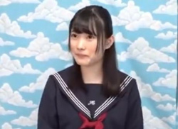 激カワチ美少女が素人企画で18cmのデカチンを素股の画像