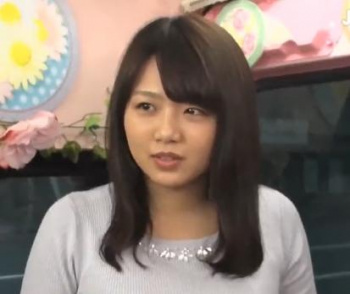 【北川りこ】スケベJDがチンポに跨り素股を披露の画像
