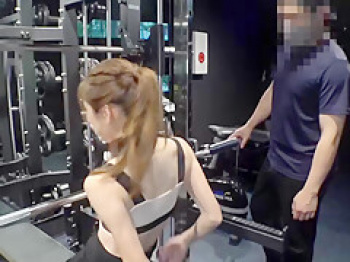 企画ナンパされたスレンダーの人妻がえちえちSEX！潮吹きおしっこ！人妻セルフ・イラマチオ！ の画像