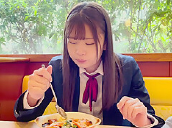 【素人企画＠ハメ撮り】丸顔のかわいいJKがエロ合体！デート！制服着衣セックス！ の画像