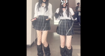 【TikTokまとめ】網タイツ姿のコスプレJKがエロすぎた…の画像