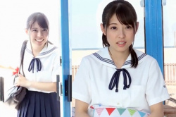 超カワ女子高生がモデル撮影と騙されあれよあれよと脱がされる…チンポ咥えてぎこちない舌使いが新鮮❤の画像