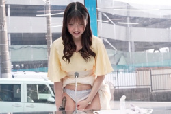 ハイスペック女子がやらしいニュースを読まされて実況！言葉巧みに極太バイブを膣挿入に誘導❤の画像