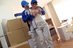 「これも仕事だよ」新しく入ったムッチリ巨乳なバイトは現役のJK…社会の厳しさを膣奥激突きで教える変態❤の画像