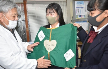 AED用シートを作ったJKが可愛いｗｗｗｗｗｗｗｗｗｗｗｗｗｗｗｗｗｗｗｗｗの画像