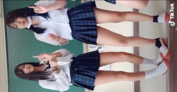 JK特有のパンパンに張った極太な太ももエロ画像ｗｗｗｗｗｗｗｗｗｗｗｗｗｗｗｗｗの画像