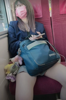 電車でｴｯチなJK画像の撮影に成功した！！！！！！！！！！！！！の画像