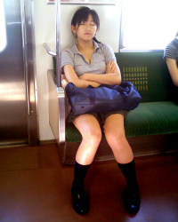 ドスケベボディのJKさん、電車内で居眠りをしてしまうｗｗｗｗｗｗｗｗｗｗｗｗｗｗｗの画像