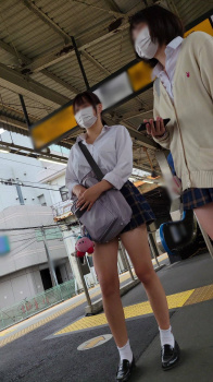 電車内にくっそエロいJKいたから激写しといたｗｗｗｗｗｗｗｗｗｗｗの画像