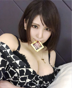 息子がおっぱい画像を至急必要としています。助けてください。の画像