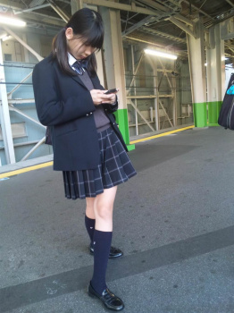 見たいけど見えないJKのおパンツにジレンマする街撮り画像の画像
